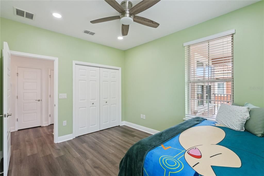 For Sale: $558,000 (4 beds, 3 baths, 2516 Square Feet)