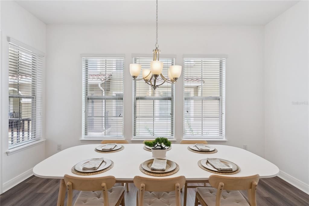 For Sale: $558,000 (4 beds, 3 baths, 2516 Square Feet)