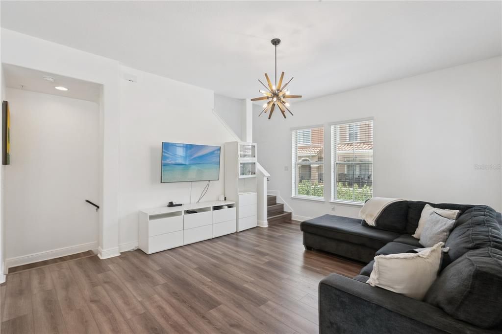 For Sale: $558,000 (4 beds, 3 baths, 2516 Square Feet)