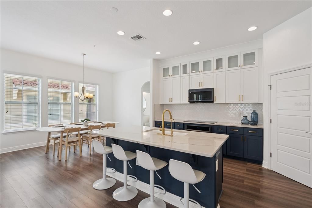 For Sale: $558,000 (4 beds, 3 baths, 2516 Square Feet)
