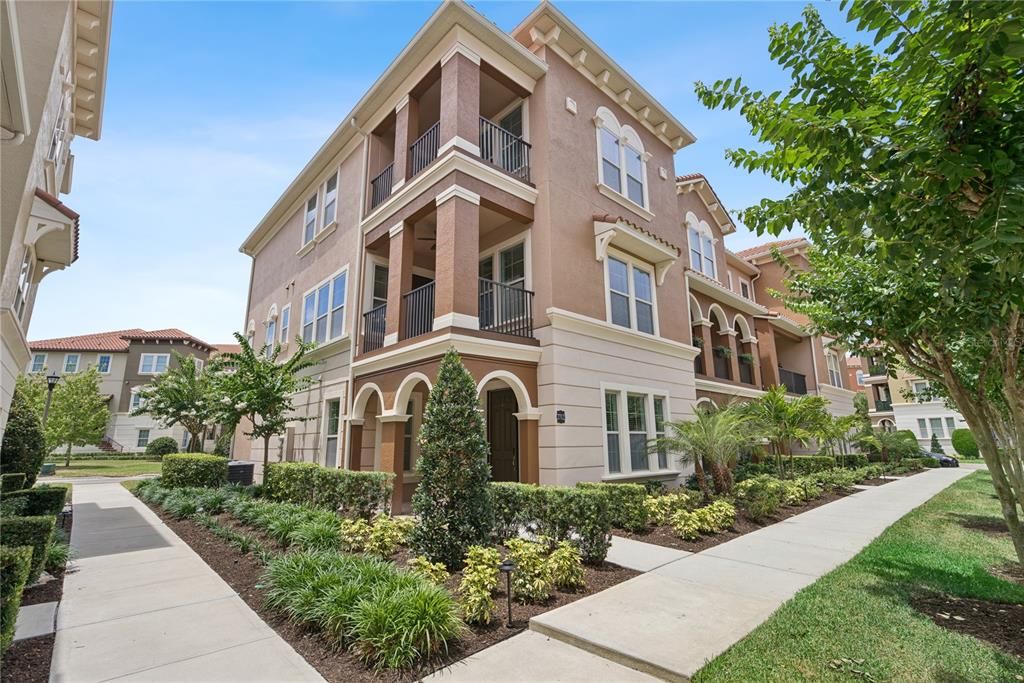 For Sale: $558,000 (4 beds, 3 baths, 2516 Square Feet)