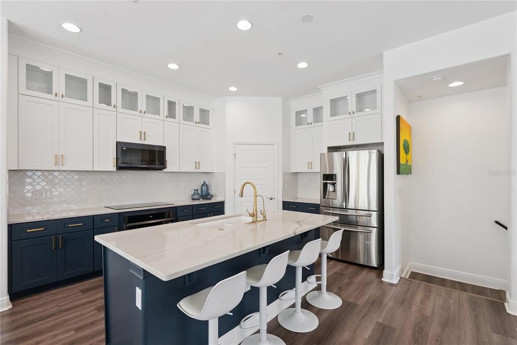 For Sale: $558,000 (4 beds, 3 baths, 2516 Square Feet)