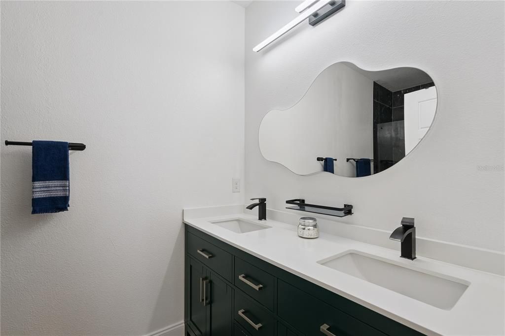 For Sale: $558,000 (4 beds, 3 baths, 2516 Square Feet)