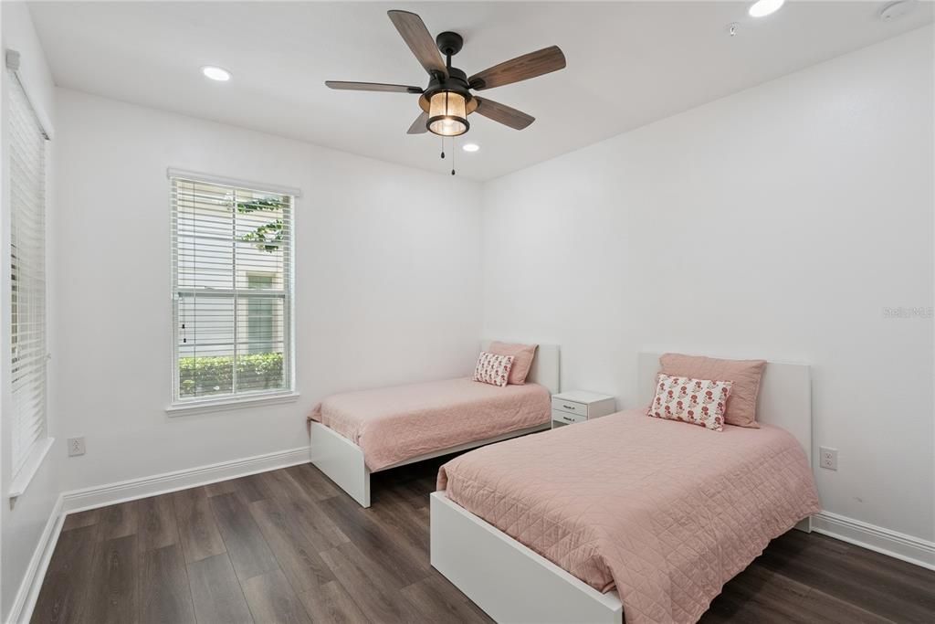 For Sale: $558,000 (4 beds, 3 baths, 2516 Square Feet)