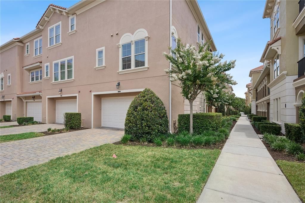 For Sale: $558,000 (4 beds, 3 baths, 2516 Square Feet)