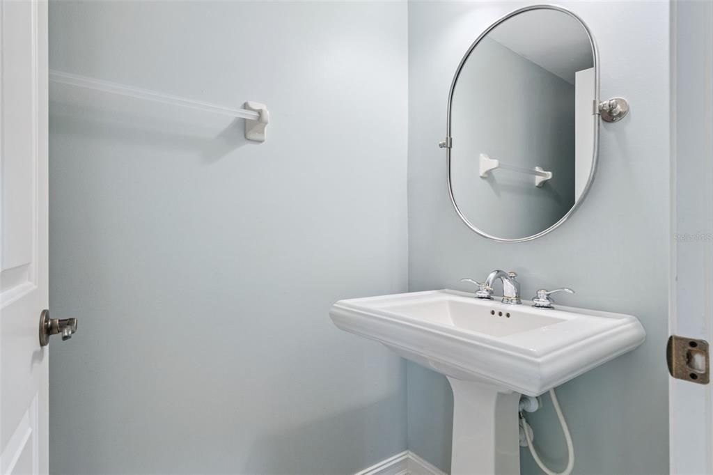 For Sale: $875,000 (3 beds, 2 baths, 2667 Square Feet)