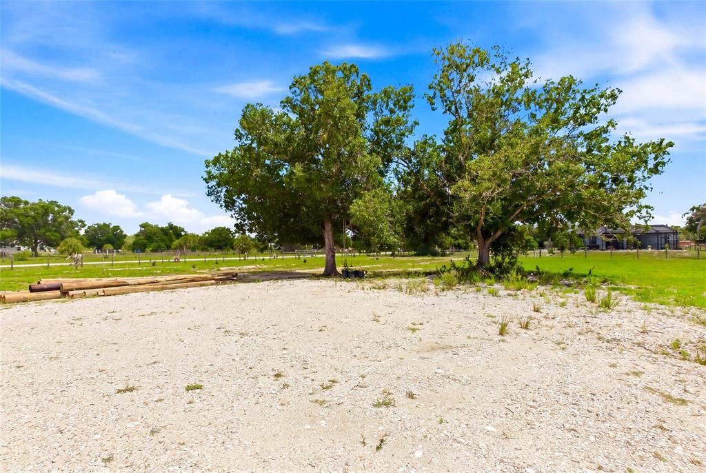 На продажу: $265,000 (2.50 acres)