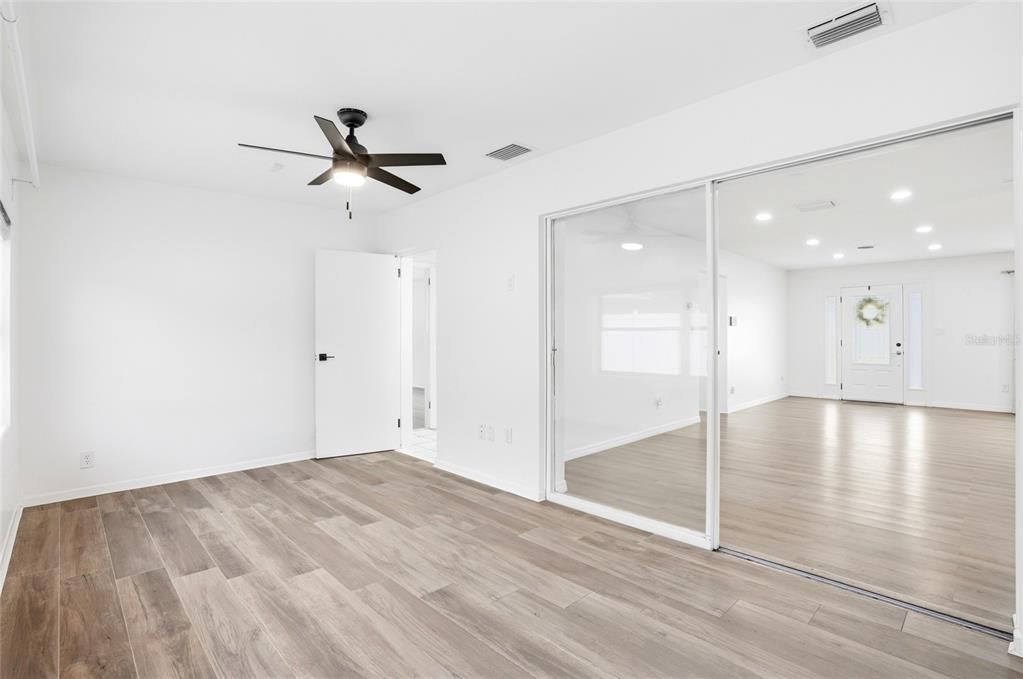 For Sale: $575,000 (3 beds, 3 baths, 1657 Square Feet)