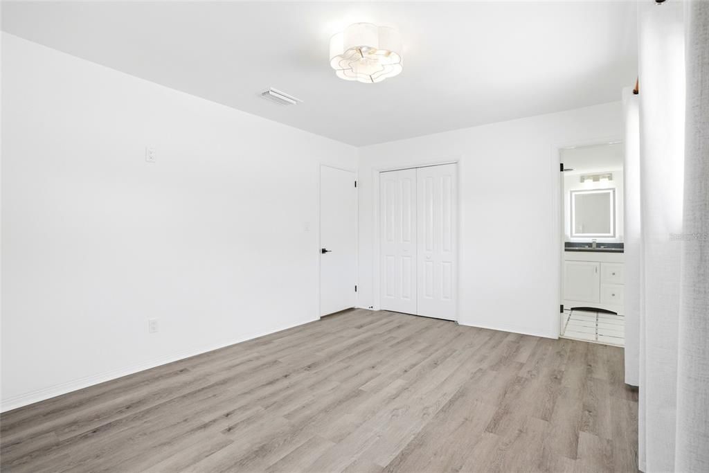 For Sale: $575,000 (3 beds, 3 baths, 1657 Square Feet)