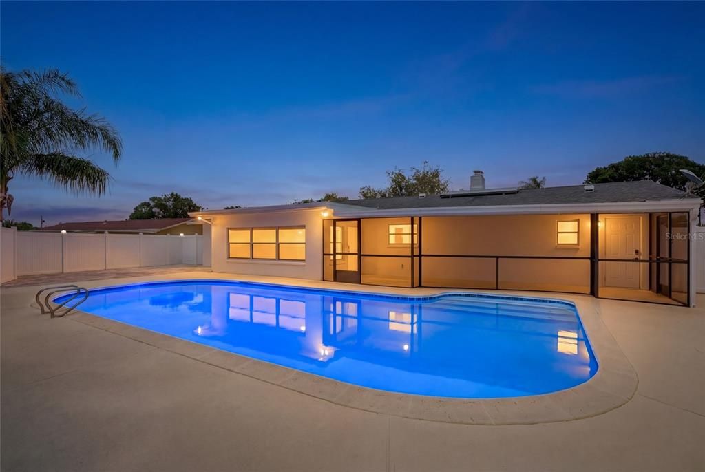 For Sale: $575,000 (3 beds, 3 baths, 1657 Square Feet)