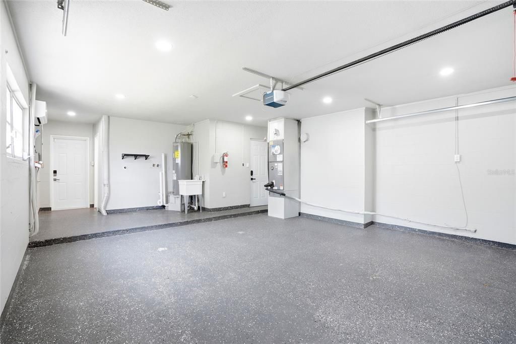 For Sale: $575,000 (3 beds, 3 baths, 1657 Square Feet)