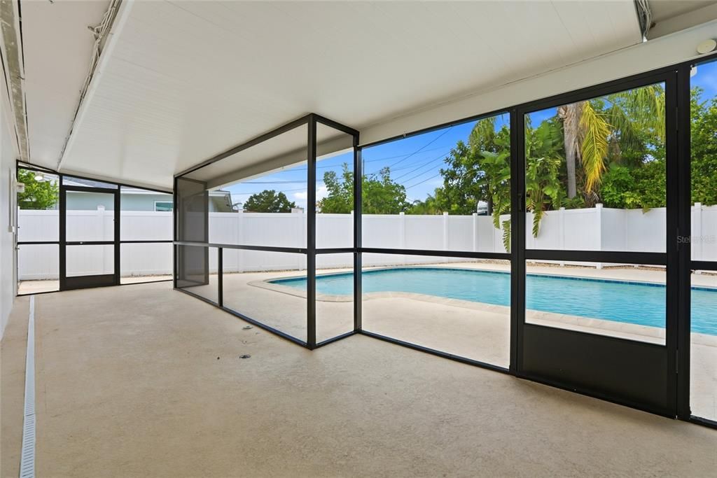 For Sale: $575,000 (3 beds, 3 baths, 1657 Square Feet)