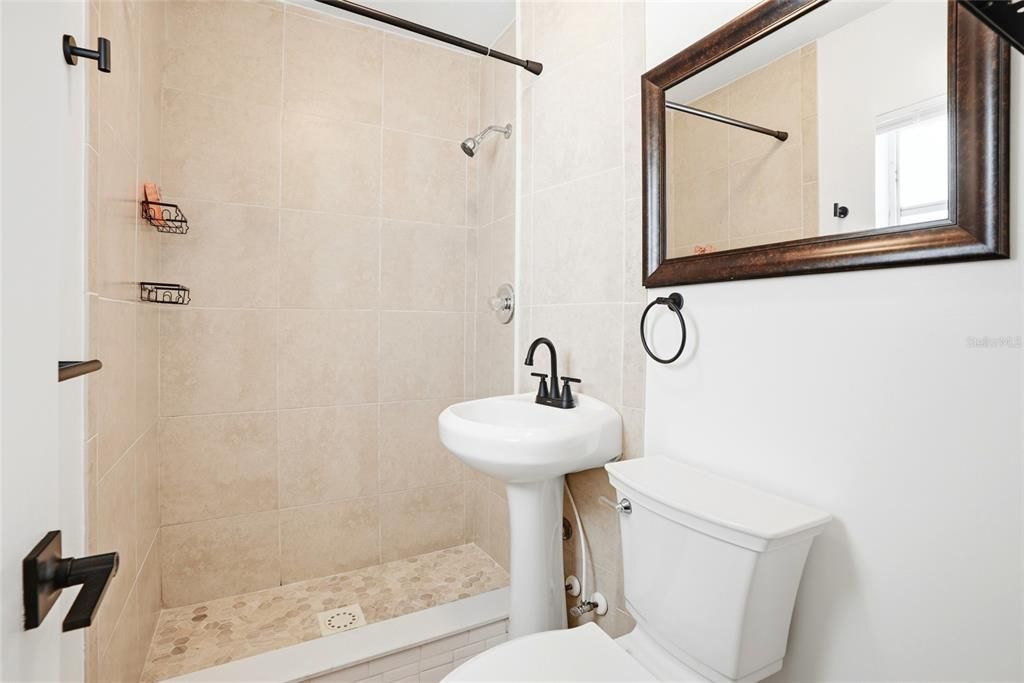 For Sale: $575,000 (3 beds, 3 baths, 1657 Square Feet)