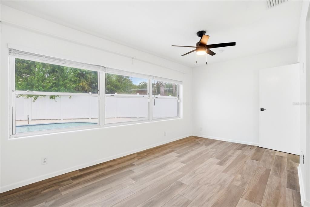 For Sale: $575,000 (3 beds, 3 baths, 1657 Square Feet)