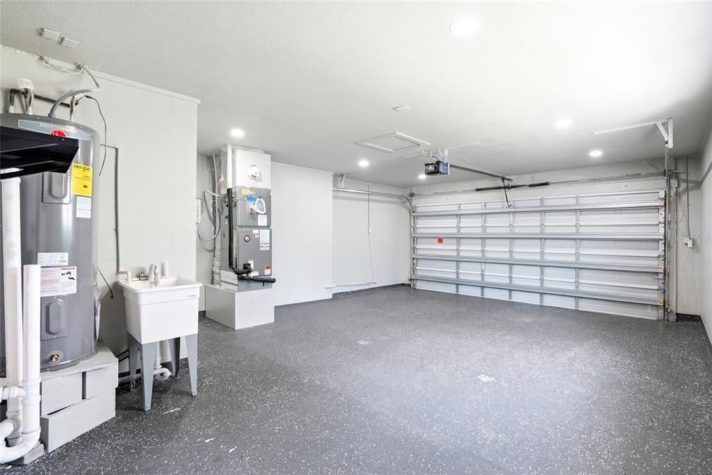 For Sale: $575,000 (3 beds, 3 baths, 1657 Square Feet)