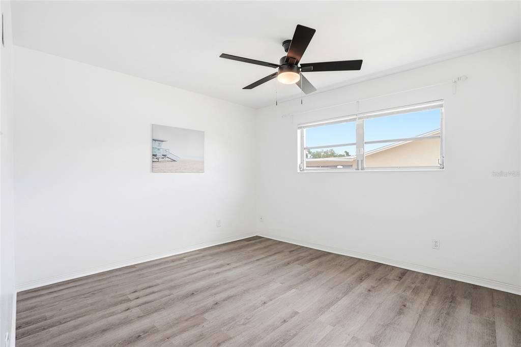 For Sale: $575,000 (3 beds, 3 baths, 1657 Square Feet)