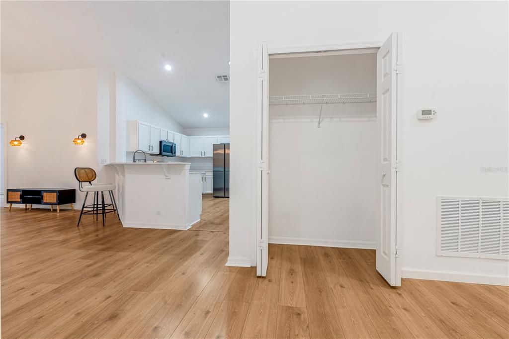 На продажу: $434,999 (4 спален, 3 ванн, 1679 Квадратных фут)