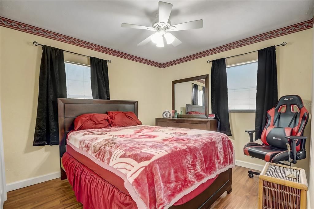 For Sale: $187,000 (2 beds, 1 baths, 690 Square Feet)