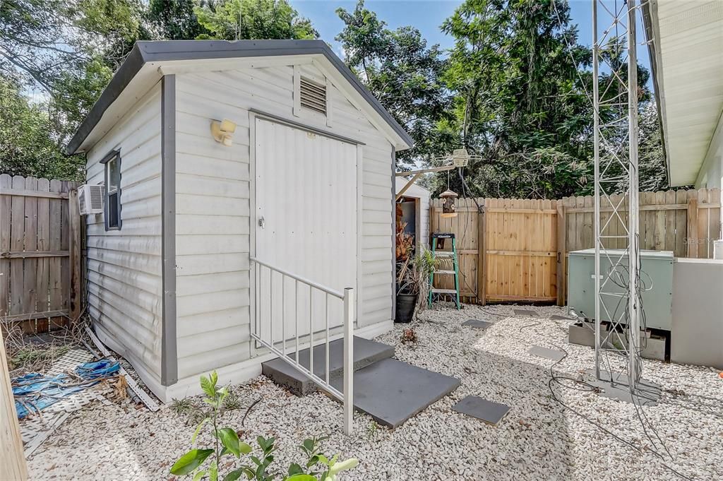 For Sale: $187,000 (2 beds, 1 baths, 690 Square Feet)