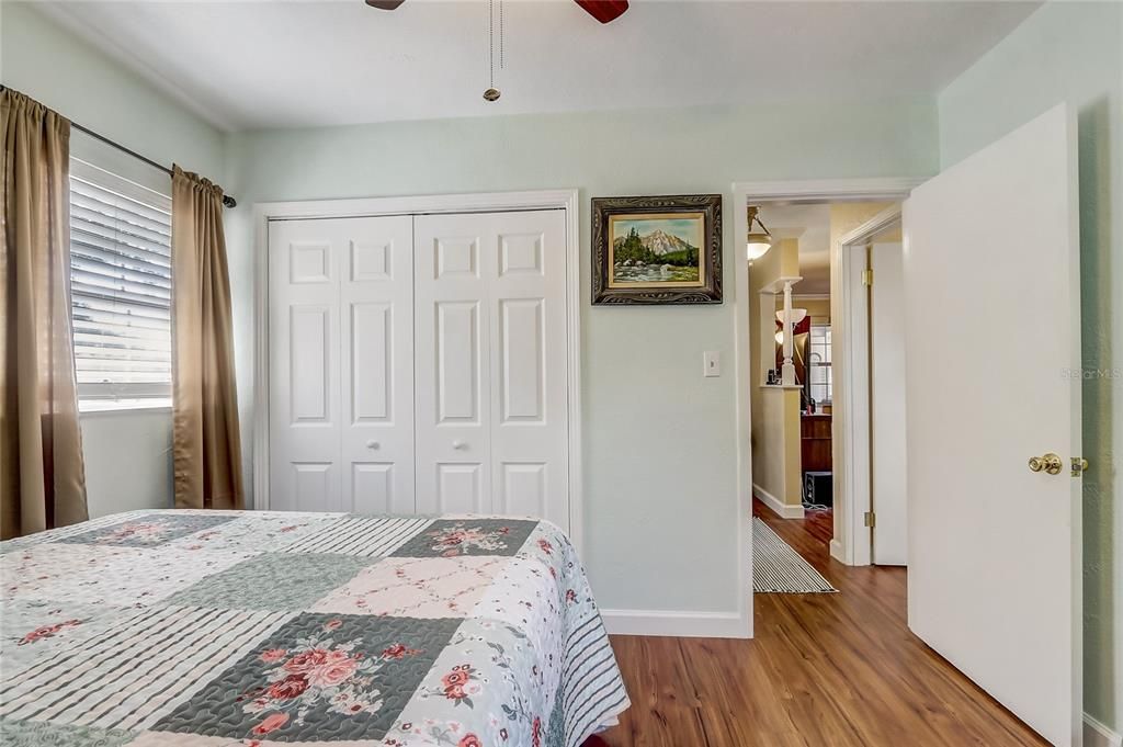 For Sale: $187,000 (2 beds, 1 baths, 690 Square Feet)