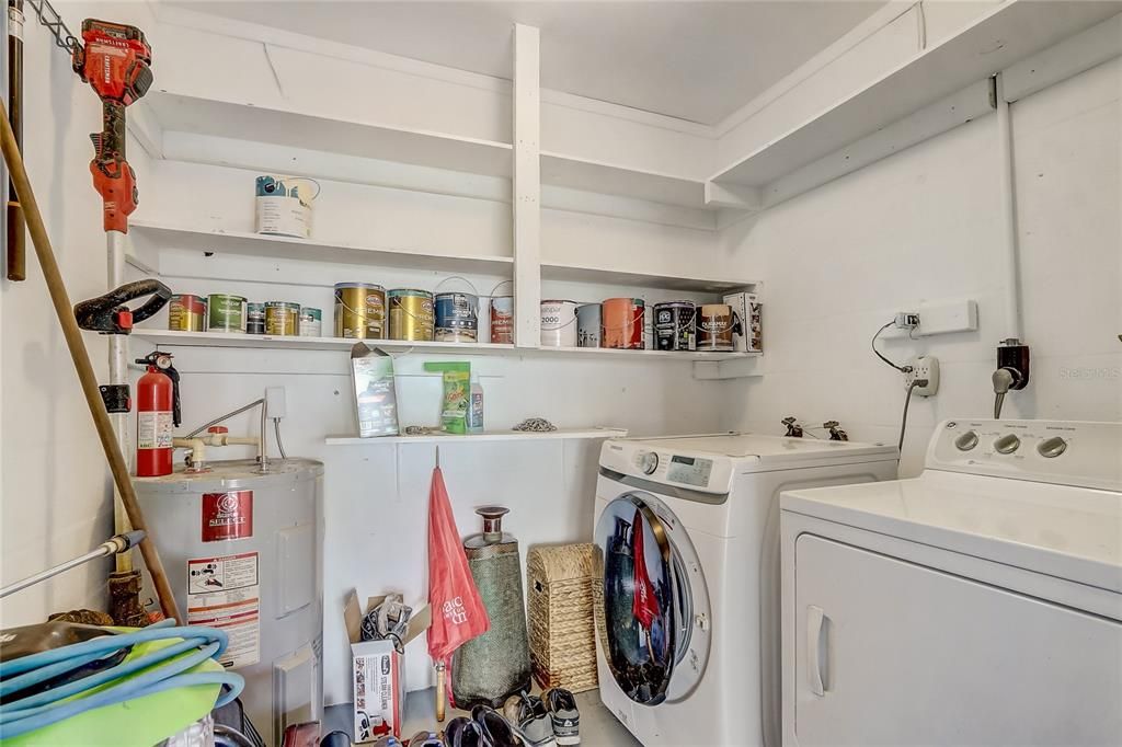 For Sale: $187,000 (2 beds, 1 baths, 690 Square Feet)