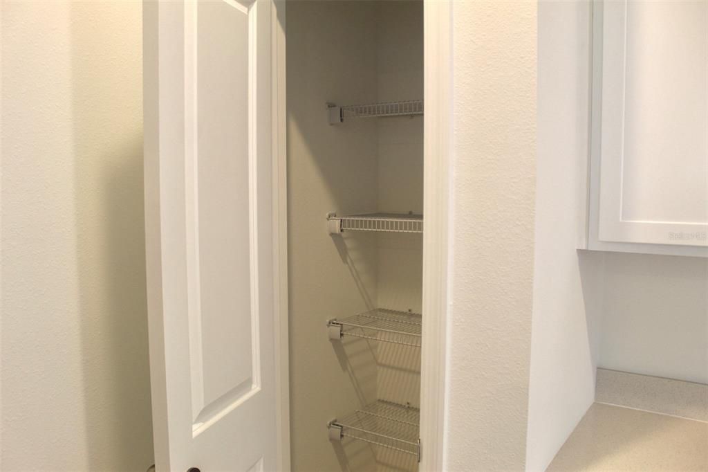 For Rent: $1,450 (1 beds, 1 baths, 2366 Square Feet)