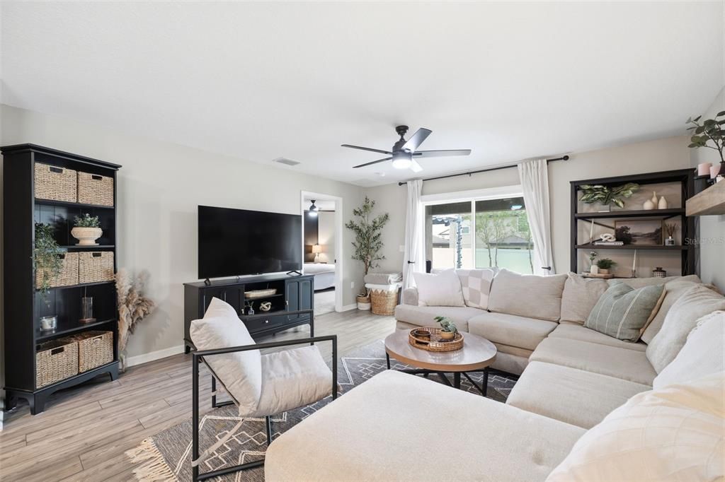 For Sale: $325,000 (3 beds, 2 baths, 1459 Square Feet)