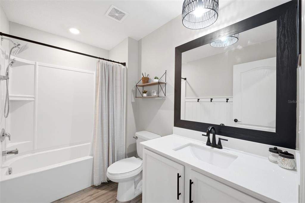 For Sale: $325,000 (3 beds, 2 baths, 1459 Square Feet)