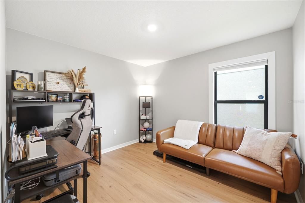 For Sale: $325,000 (3 beds, 2 baths, 1459 Square Feet)