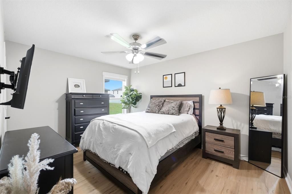 For Sale: $325,000 (3 beds, 2 baths, 1459 Square Feet)