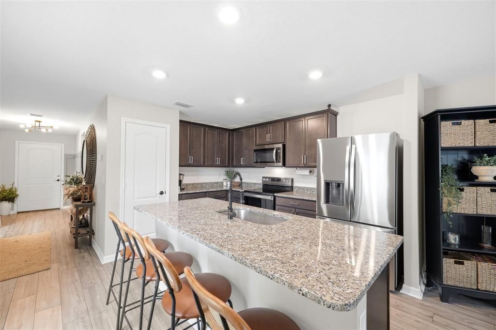 For Sale: $325,000 (3 beds, 2 baths, 1459 Square Feet)