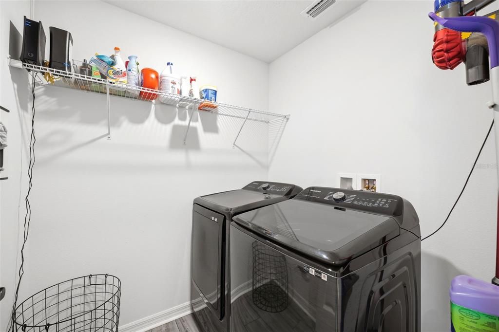 For Sale: $325,000 (3 beds, 2 baths, 1459 Square Feet)