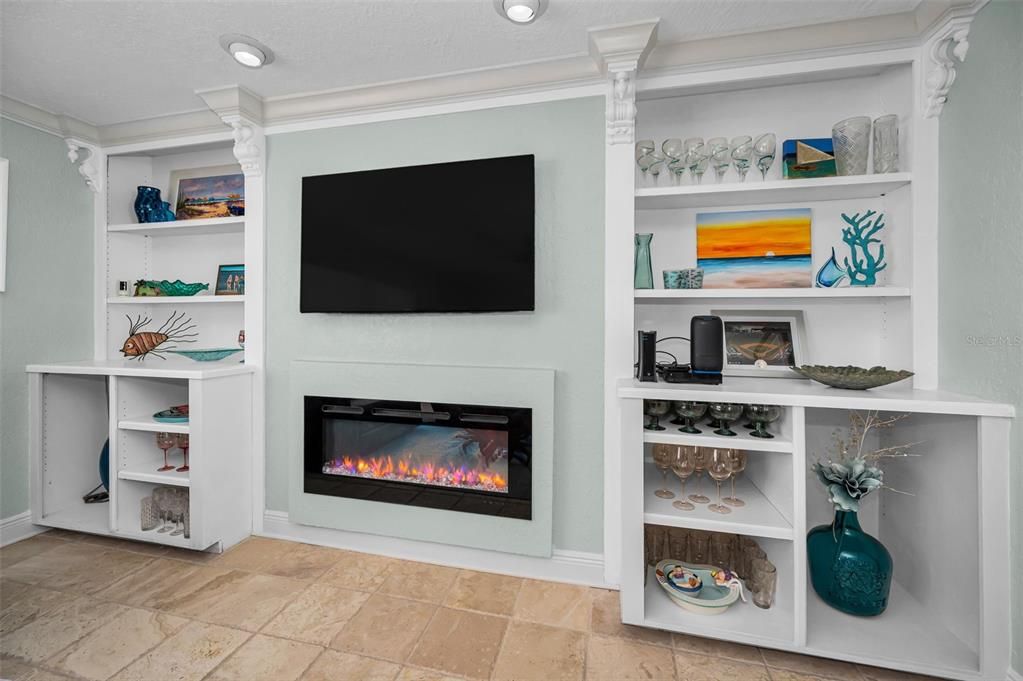 For Sale: $900,000 (3 beds, 2 baths, 1955 Square Feet)