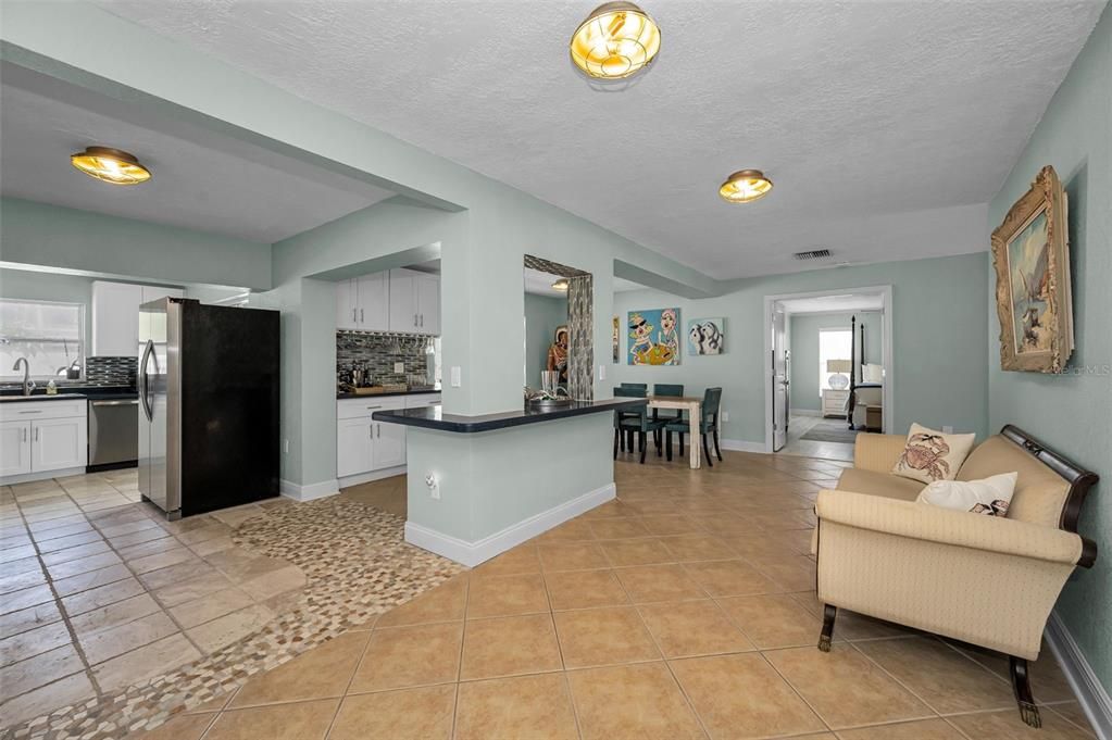 For Sale: $900,000 (3 beds, 2 baths, 1955 Square Feet)