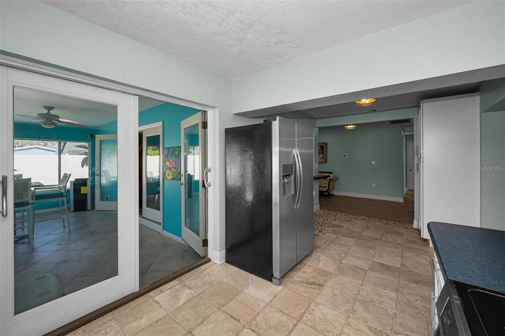 For Sale: $900,000 (3 beds, 2 baths, 1955 Square Feet)