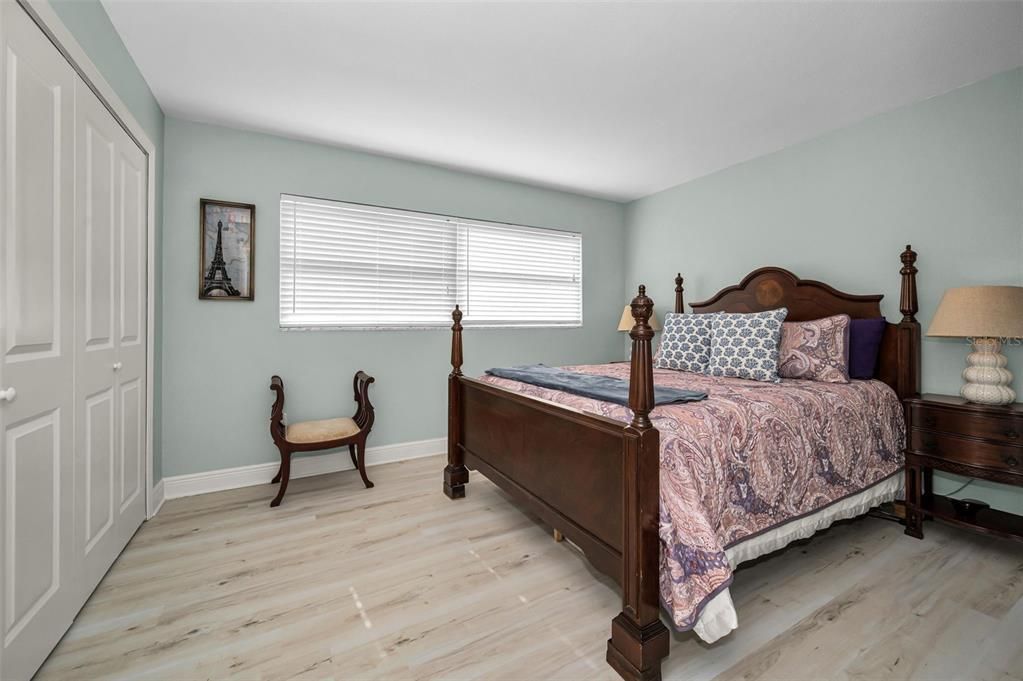 For Sale: $900,000 (3 beds, 2 baths, 1955 Square Feet)