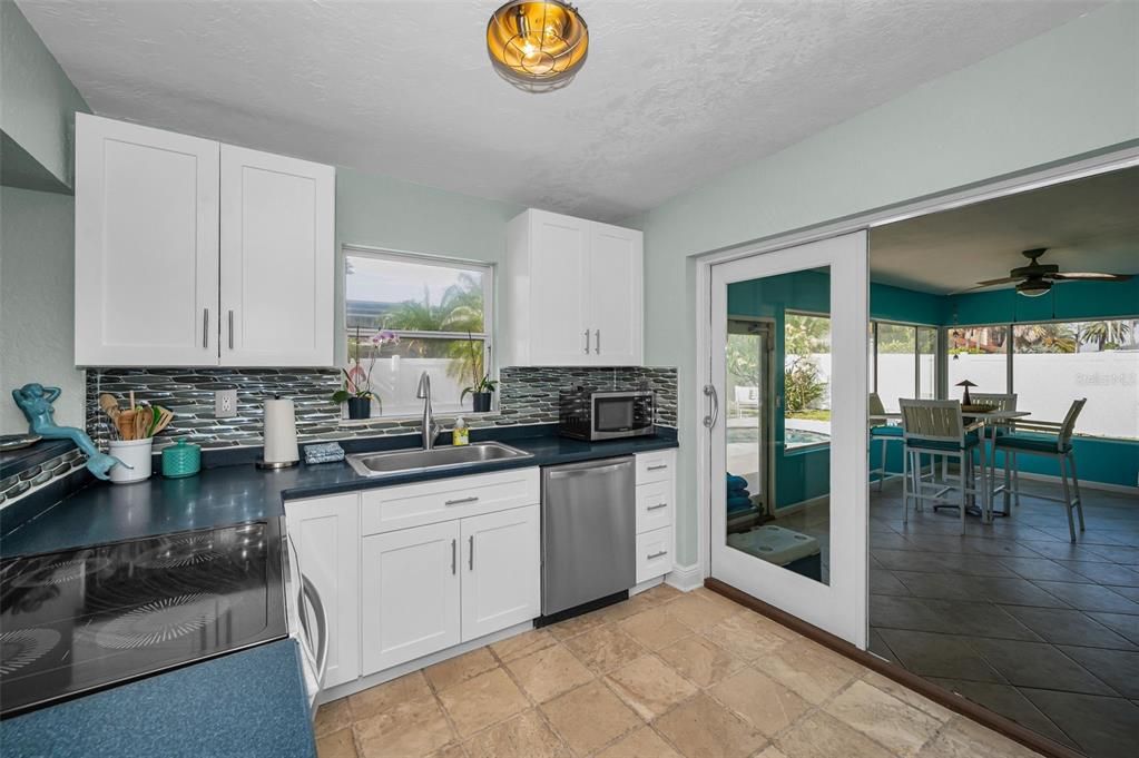 For Sale: $900,000 (3 beds, 2 baths, 1955 Square Feet)