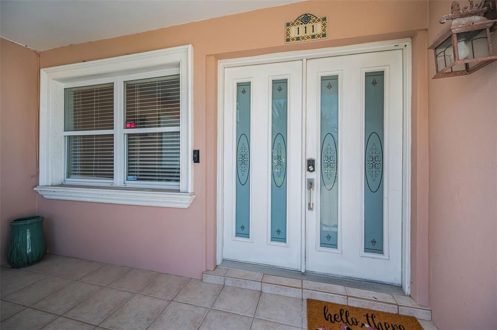For Sale: $900,000 (3 beds, 2 baths, 1955 Square Feet)