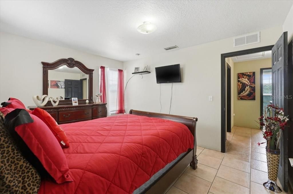 En Venta: $610,000 (3 camas, 2 baños, 1828 Pies cuadrados)