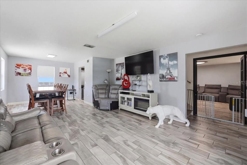 En Venta: $610,000 (3 camas, 2 baños, 1828 Pies cuadrados)