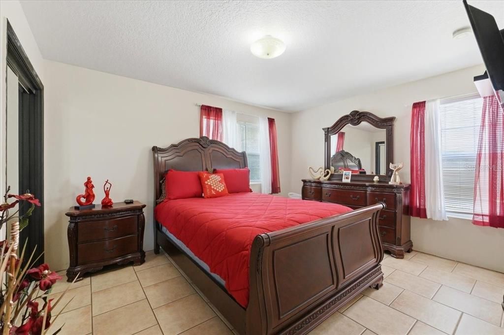En Venta: $610,000 (3 camas, 2 baños, 1828 Pies cuadrados)