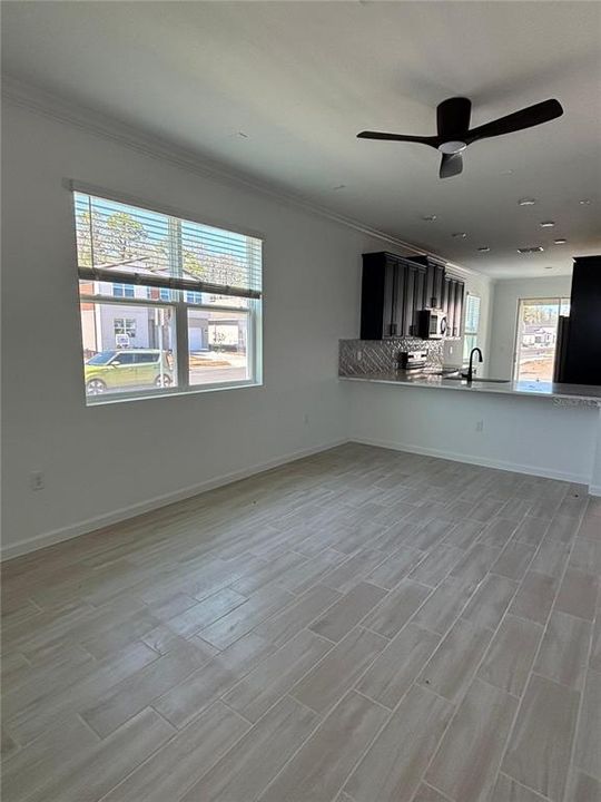 For Rent: $2,800 (3 beds, 2 baths, 1704 Square Feet)