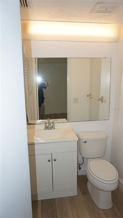 For Sale: $169,900 (2 beds, 1 baths, 963 Square Feet)