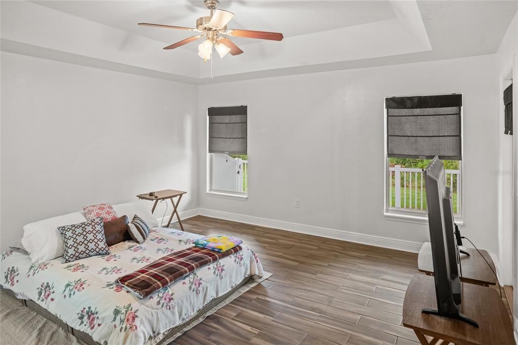 Active With Contract: $377,000 (3 beds, 2 baths, 2217 Square Feet)