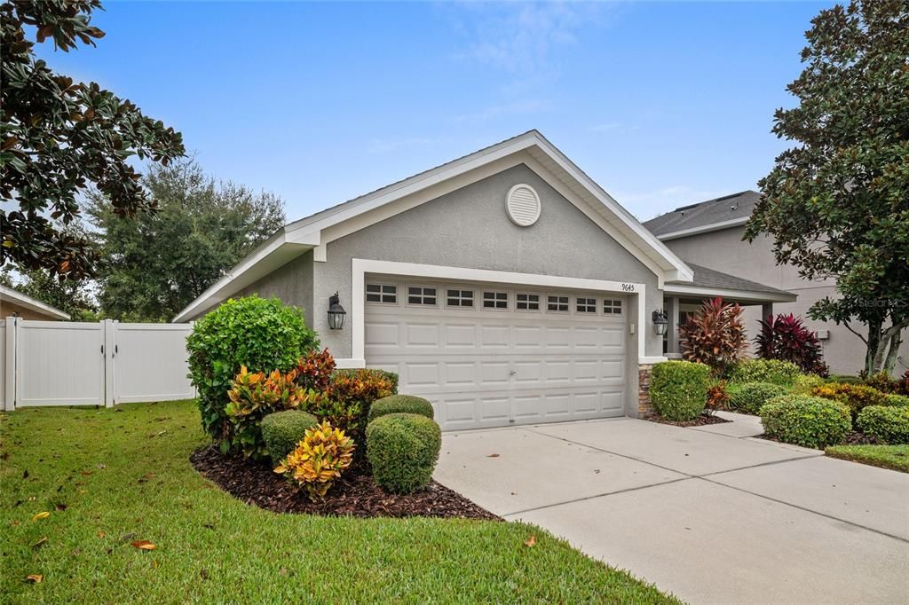 Active With Contract: $377,000 (3 beds, 2 baths, 2217 Square Feet)