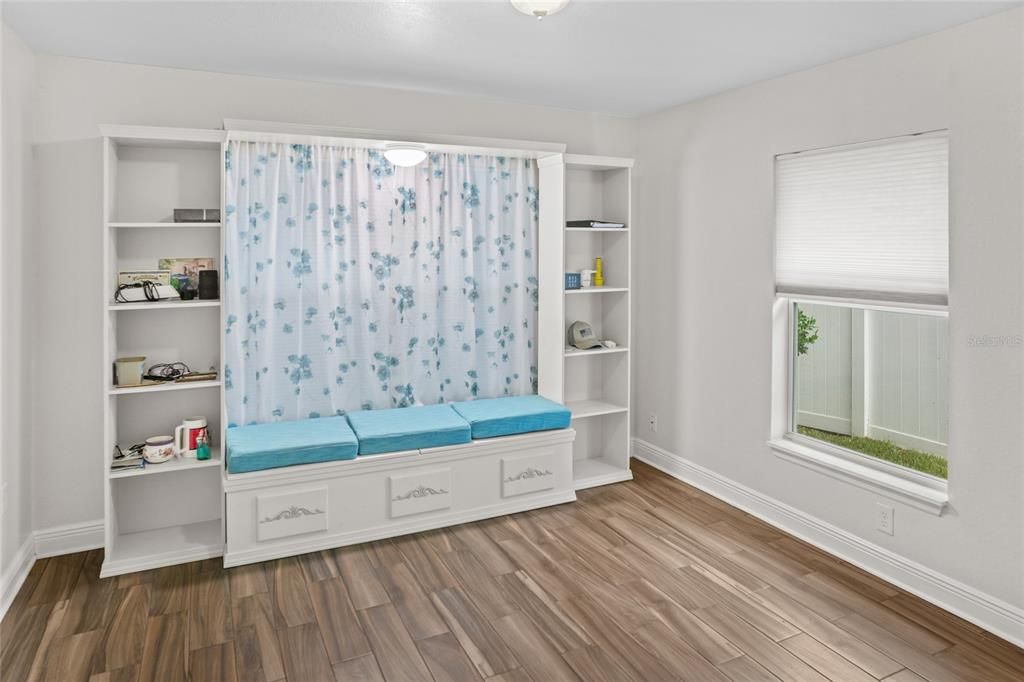 Active With Contract: $377,000 (3 beds, 2 baths, 2217 Square Feet)