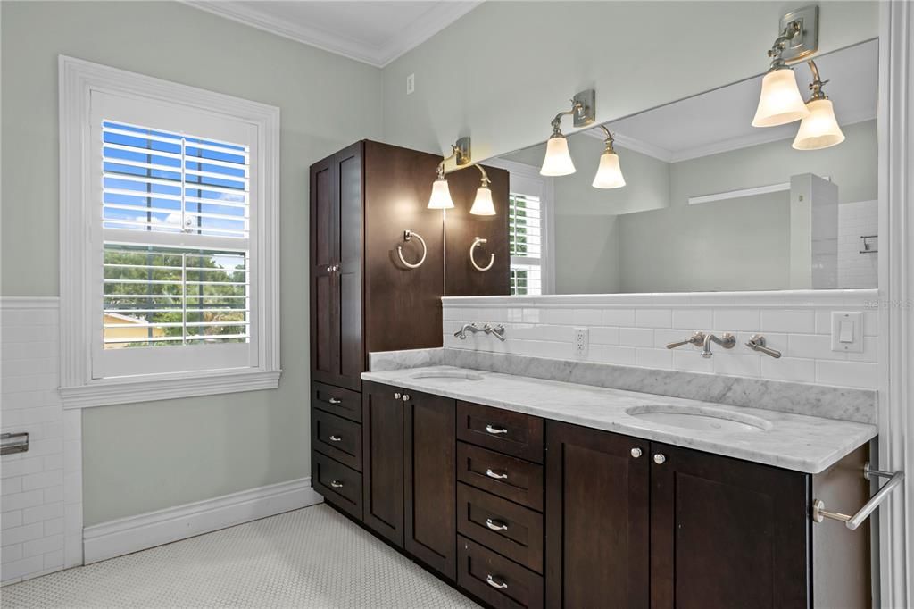For Sale: $1,595,000 (5 beds, 4 baths, 3389 Square Feet)