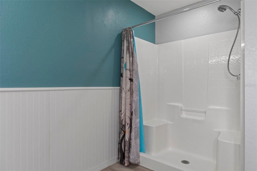En Venta: $359,000 (4 camas, 3 baños, 2048 Pies cuadrados)