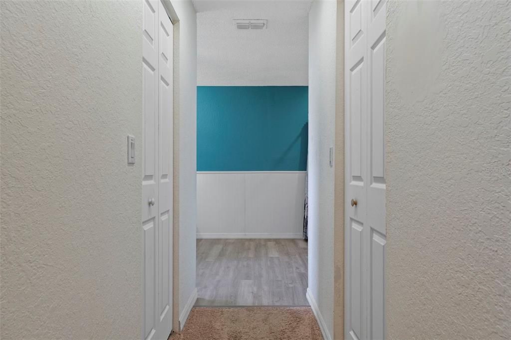 En Venta: $359,000 (4 camas, 3 baños, 2048 Pies cuadrados)