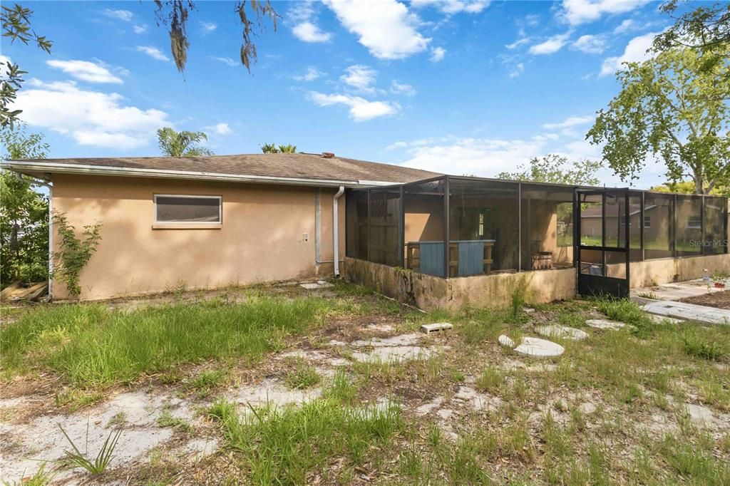 For Sale: $270,000 (3 beds, 2 baths, 1824 Square Feet)